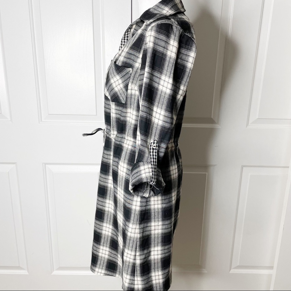 Skies are Blue Plaid Dress (S) - Picture 4 of 11
